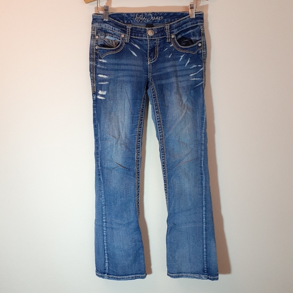 🎉 Ariya low rise bootcut embellished women's Jeans size 3 - Picture 1 of 5